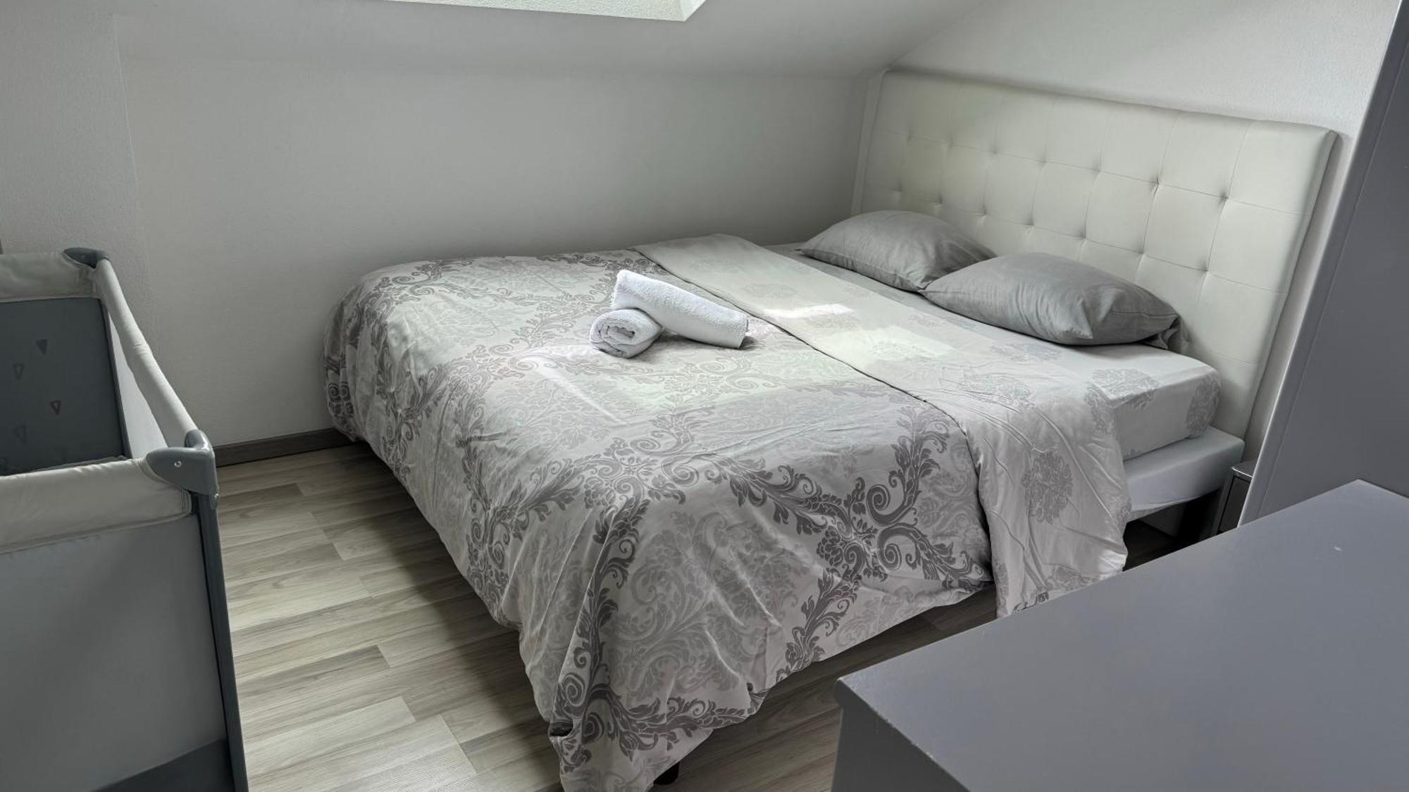 Appartement Bes,, Attique Neuf Avec Confort Wittenheim Exterior photo